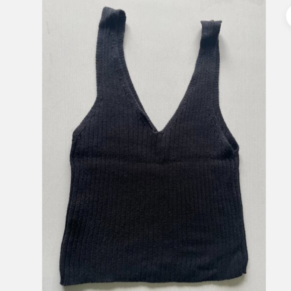 Project 28 NYC Top Womens Size L Black V Neck Ribbed Knit Sleeveless stretchy - Picture 1 of 4